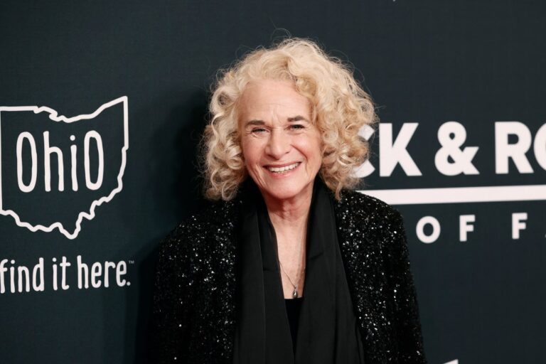 Carole King Joins Swiftes For Kamala Zoom Call, Sings ‘Shake It Off’