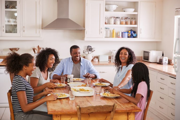 Family Meals Improve Academic Performance -research says