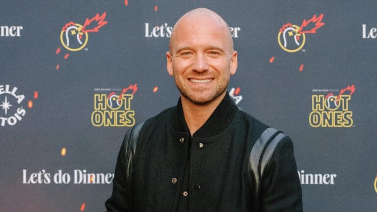 ‘Hot Ones’ Host Sean Evans Explains How the Show Is Made