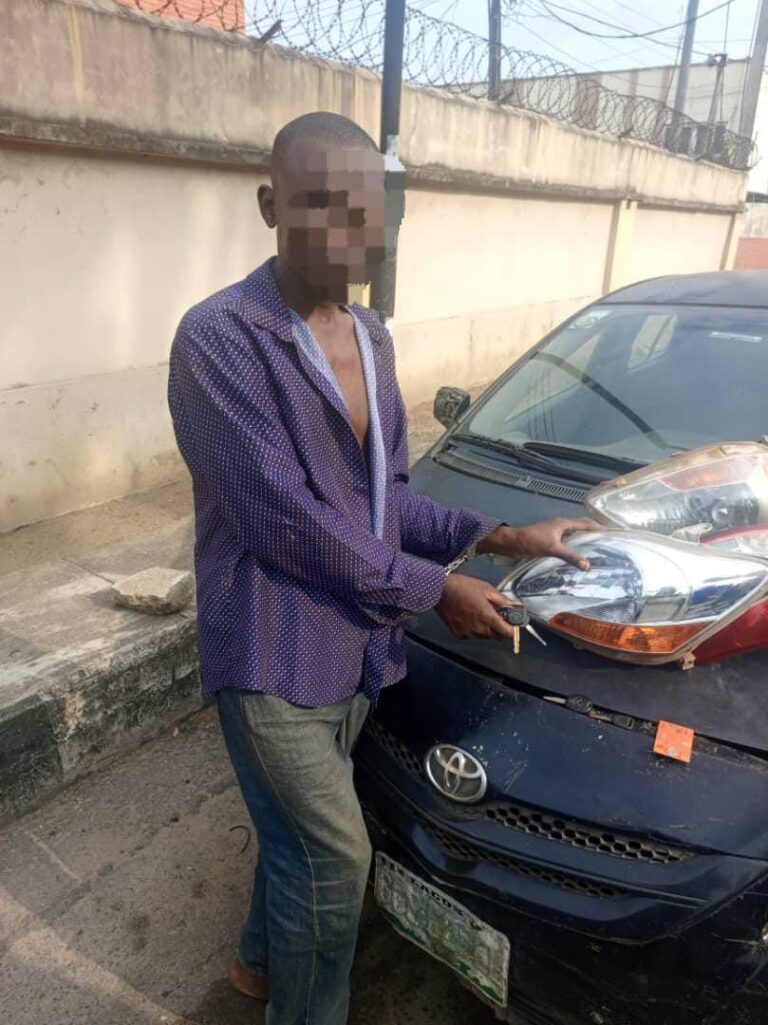 Car th!ef allegedly caught disassembling Toyota Yaris to steal parts in Lagos