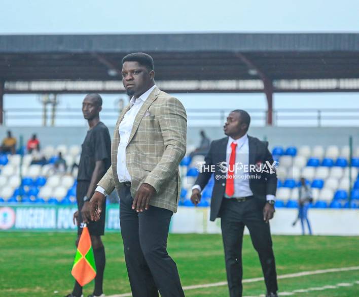 Enugu Rangers head coach Fidelis Ilechukwu has publicly criticized his fellow Super Eagles assistant coach, Daniel Ogunmodede, following a 2-1 defeat to Remo Stars