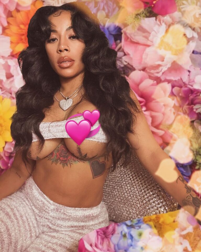 Keyshia Cole Flaunts Her Under boobs in Cleavage-Baring Outfit