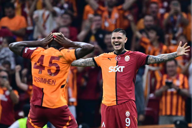 Osimhen Finally Scores For Galatasaray, Grabs Brace, But Is Forced Off Following Injury Scare