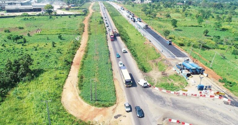 FG issues ultimatum to Julius Berger on Abuja-Kaduna road