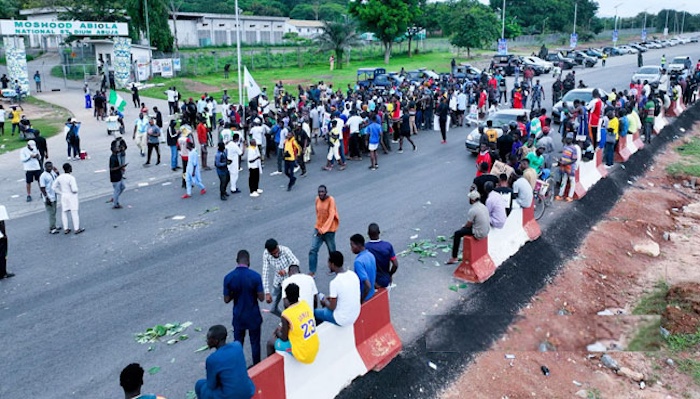 #FearlessInOctober: Protesters Dispersed In Port Harcourt As Police, Thugs Suppress Demonstration