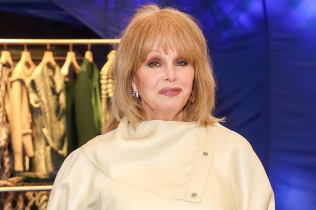 Joanna Lumley's plea to her agent after tense scene with co-star Jennifer Saunders