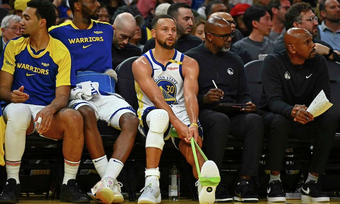 Stephen Curry’s Injury Raises Concern As Warriors Fall To Clippers