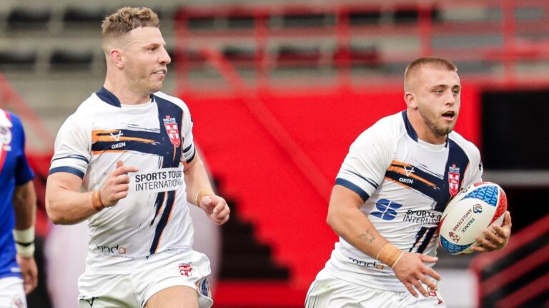 Picture by Alex Whitehead/SWpix.com - 29/06/2024 - Rugby League - International Test - France vs England - Stade Ernest-Wallon, Toulouse, France - Mikey Lewis and George Williams of England make a break.