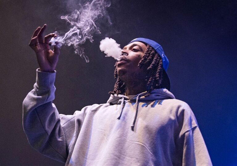 Rapper Wiz Khalifa indicted for smoking weed on stage�in�Romania