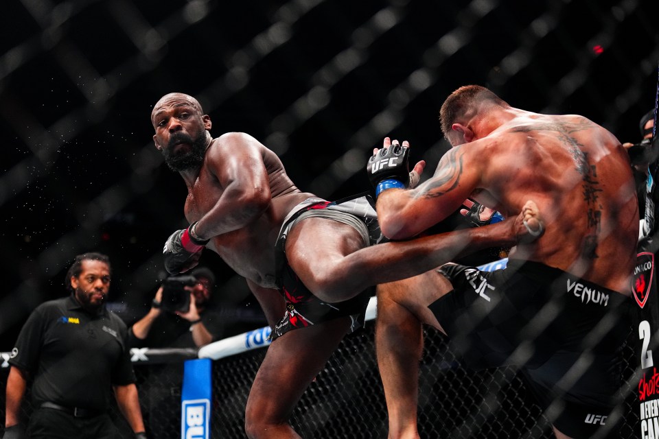 Jones crushed Miocic with a thunderous leg-kick