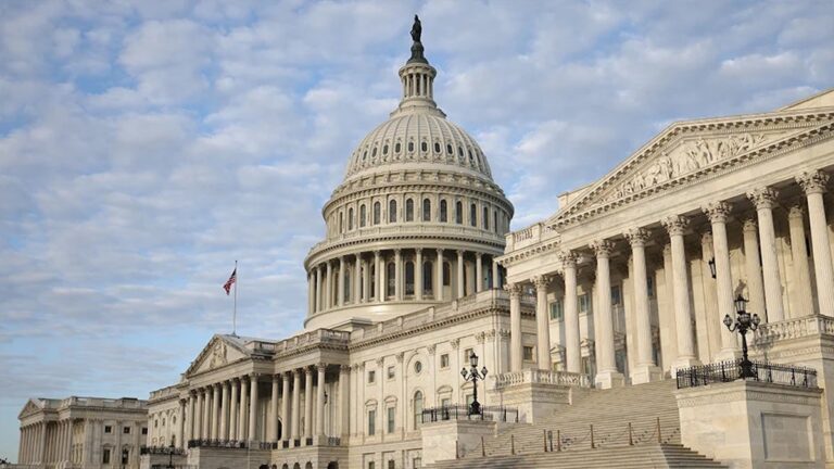 US Capitol Police Arrest Man Who ‘Smelled Like Fuel,’ Had Torch and Flare Gun at Visitor Center